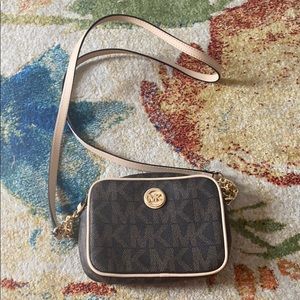 Authentic Michael Korda Crossbody